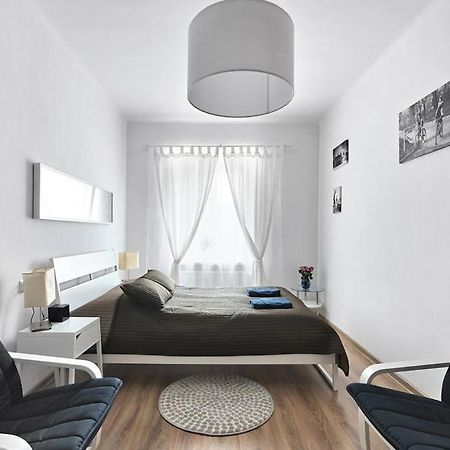 Lovely Apartment クラクフ エクステリア 写真